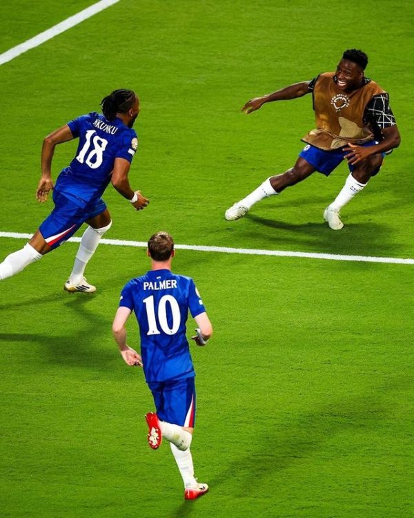 Những cơn bão có thể làm chậm chiến thắng của Chelsea, nhưng không thể giải quyết các vấn đề của Ben