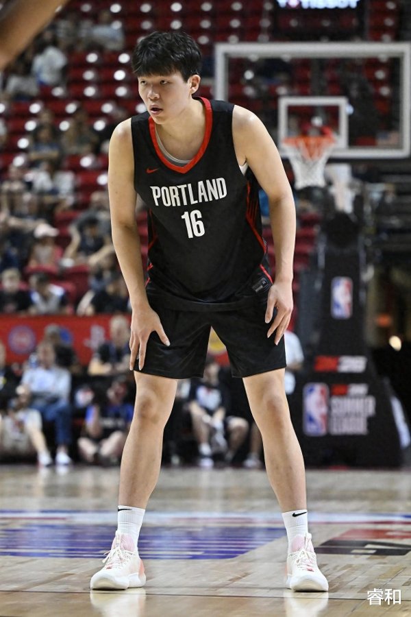 Sau khi Yang Hansen ra mắt tại NBA Summer League, các bình luận của truyền thông Hoa Kỳ đột nhiên th
