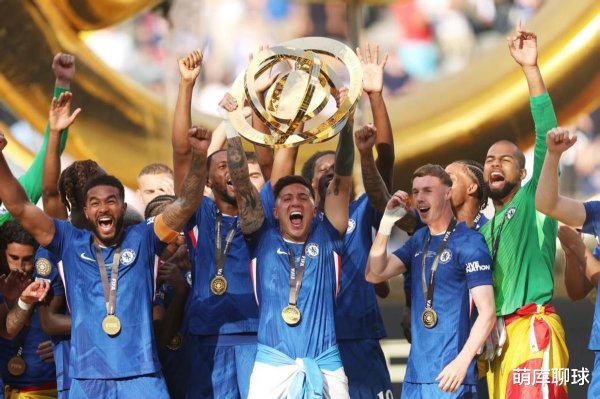 Super Grand Slam! The Blues trở thành người đầu tiên trong bóng đá, tập hợp tất cả các nhà vô địch l