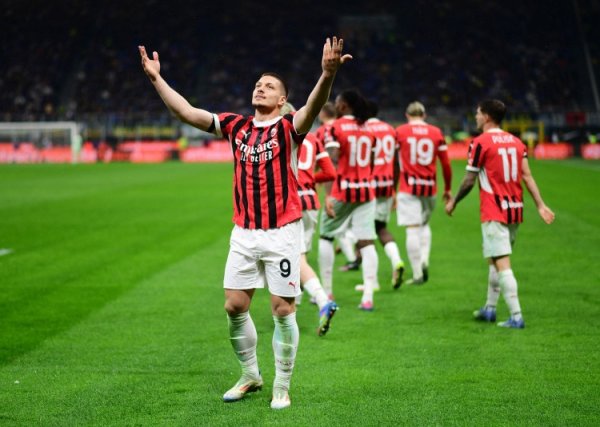 AS: Jovic được khuyến nghị cho Getafe, đội cần bán những người chơi có lương cao để nhường chỗ cho a