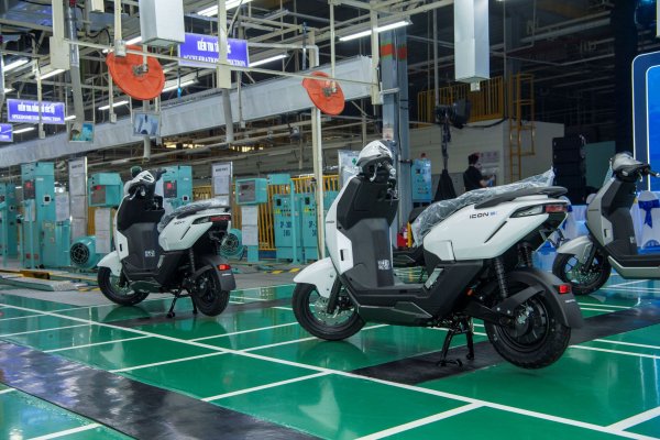 Xe máy mới bán mạnh do giảm gi